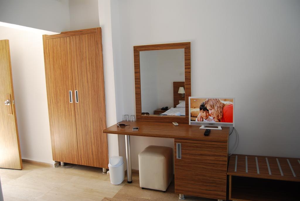 Club Blue White All Inclusive Turgutreis Habitación foto