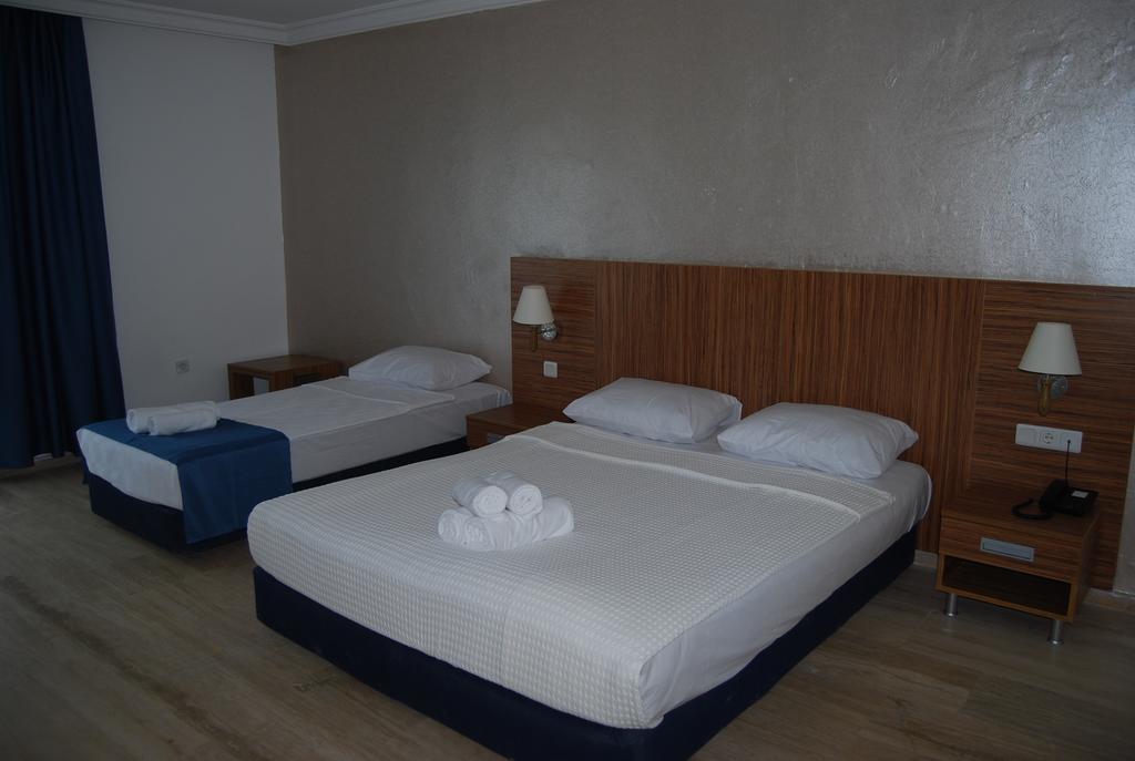 Club Blue White All Inclusive Turgutreis Habitación foto